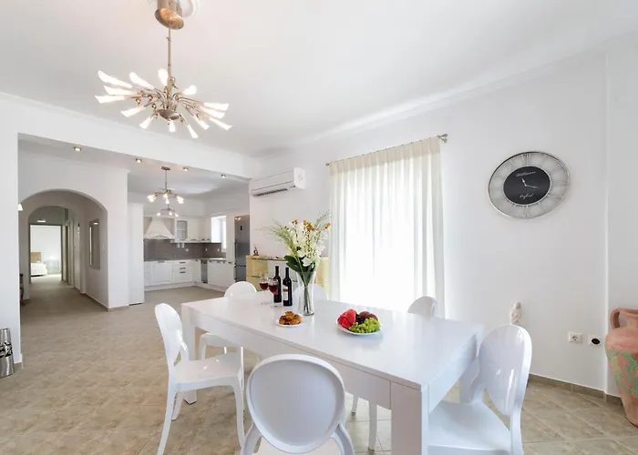 Panos Asteras ヴィラ *