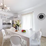 Vila Panos Asteras *