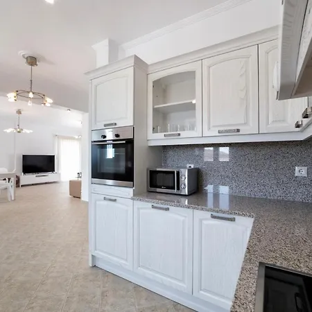 Panos Asteras * Isterni (Paros)